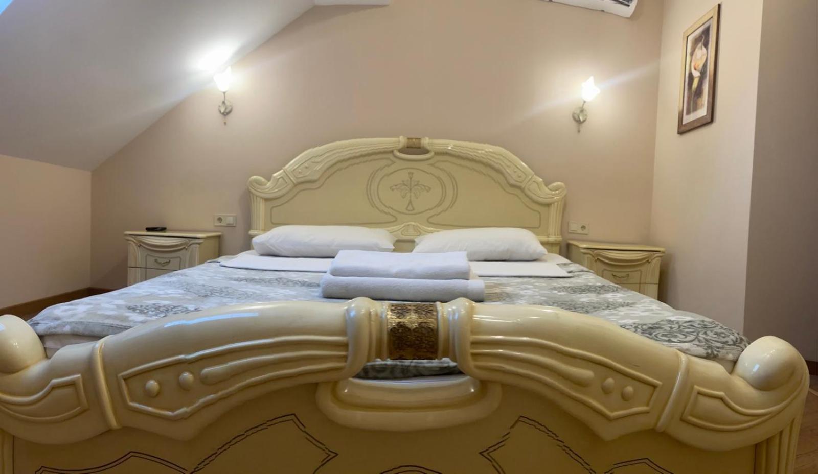 Apart Yaroslava Osmomysla 9 Square - City Center Lviv Dış mekan fotoğraf