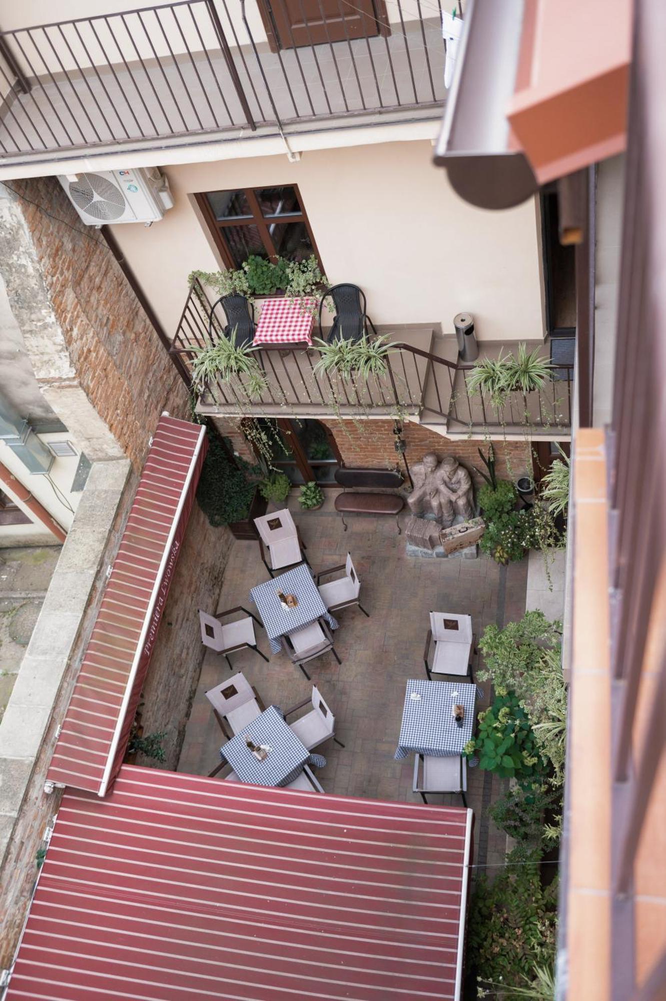 Apart Yaroslava Osmomysla 9 Square - City Center Lviv Dış mekan fotoğraf