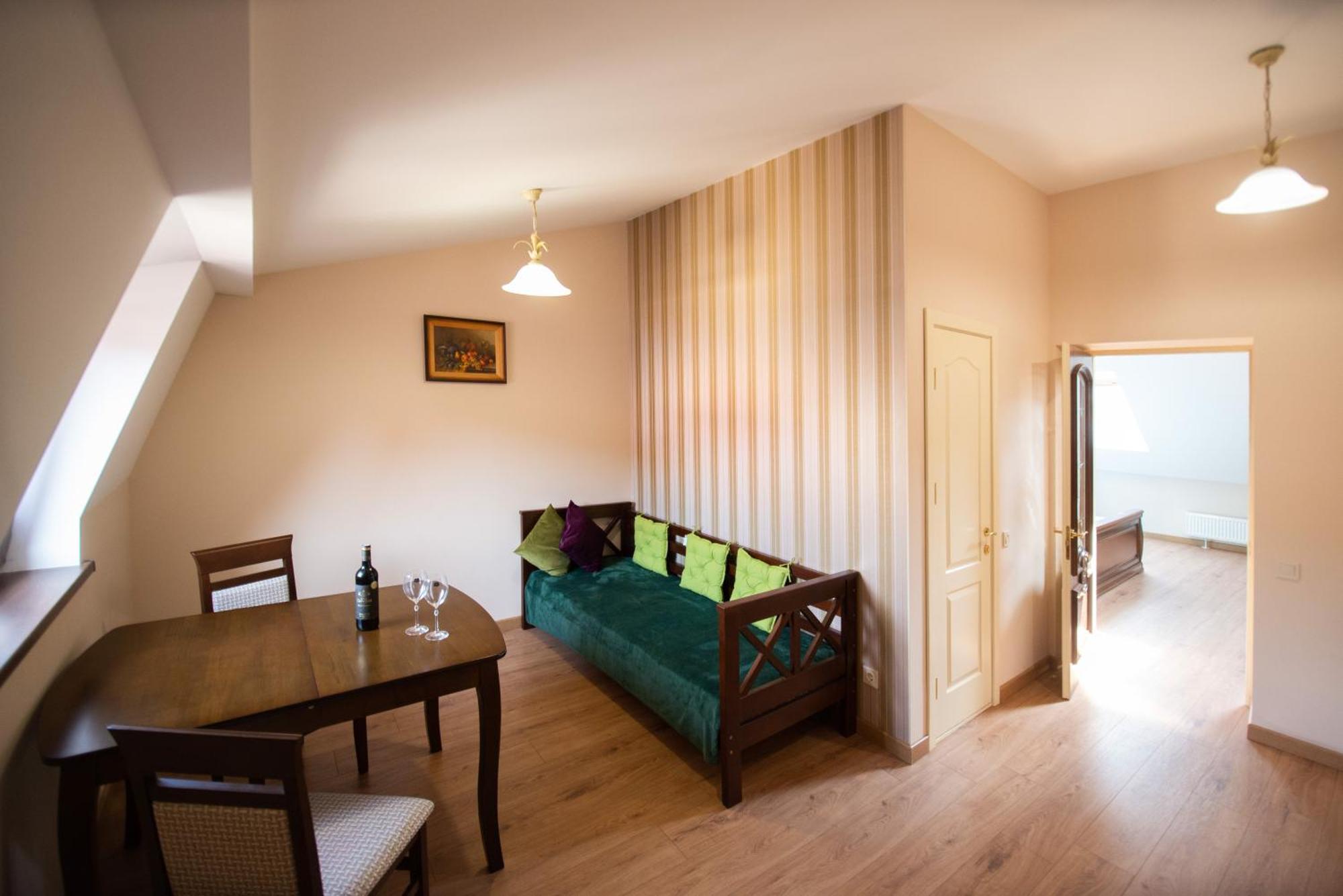 Apart Yaroslava Osmomysla 9 Square - City Center Lviv Dış mekan fotoğraf