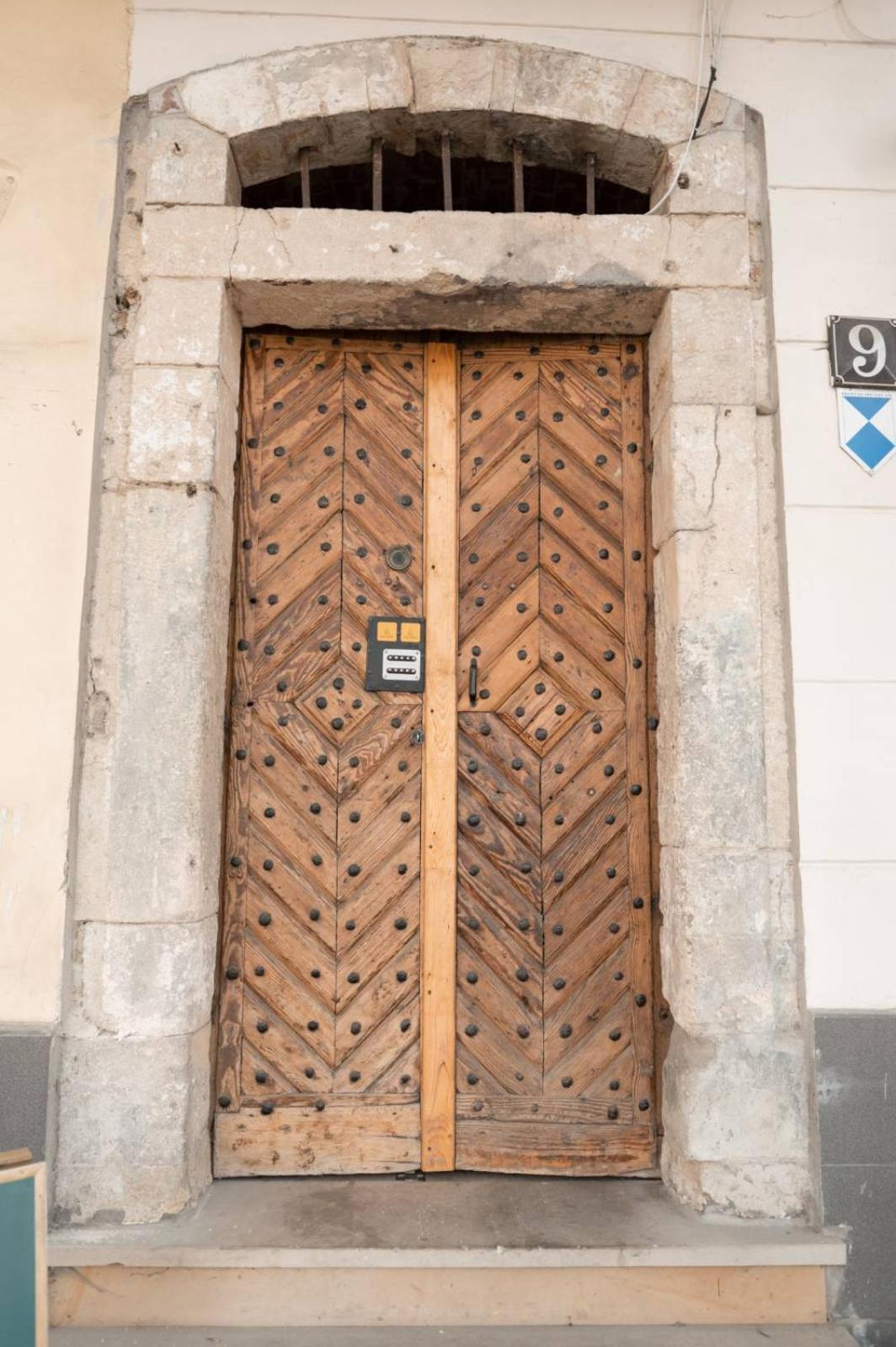 Apart Yaroslava Osmomysla 9 Square - City Center Lviv Dış mekan fotoğraf