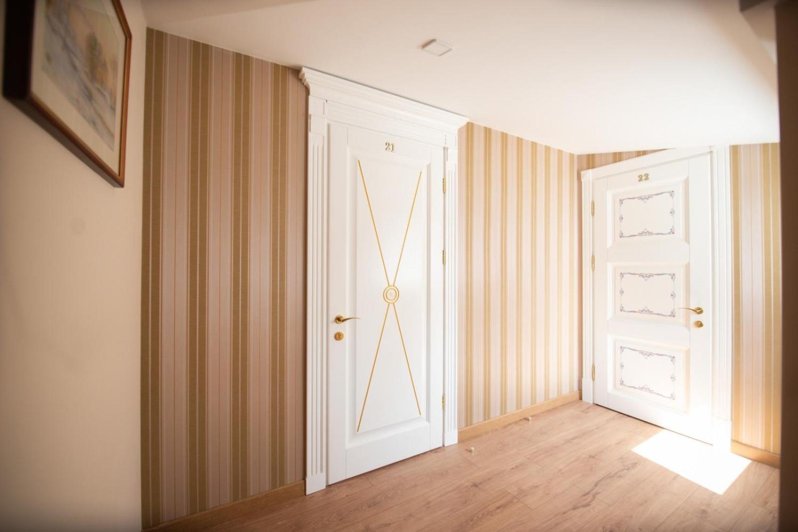 Apart Yaroslava Osmomysla 9 Square - City Center Lviv Oda fotoğraf