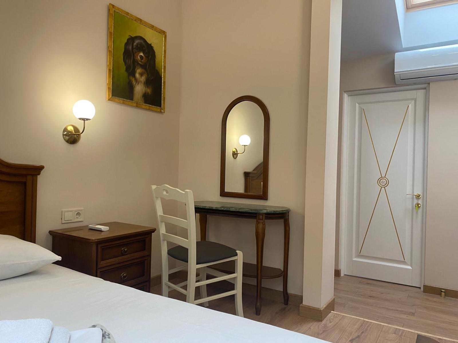 Apart Yaroslava Osmomysla 9 Square - City Center Lviv Oda fotoğraf